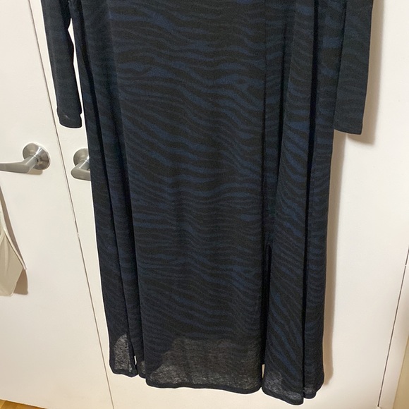 Long sleeve blue and black zebra print maxi dress 3X - Picture 3 of 9